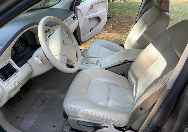 Volvo V70 cena 33000 przebieg: 257000, rok produkcji 2009 z Warszawa małe 379